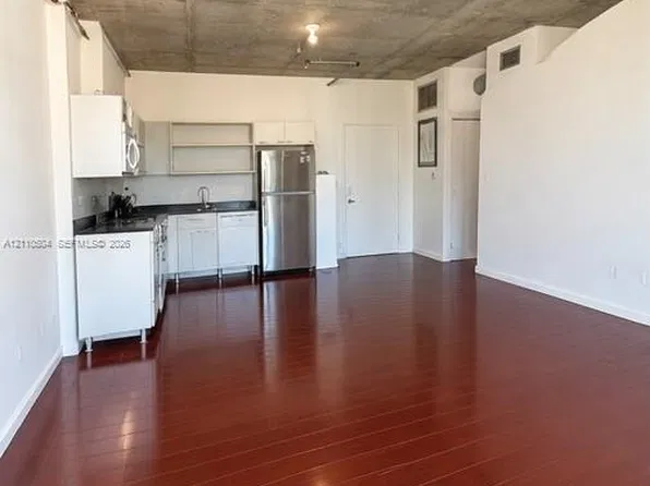 690 SW 1st Ct, Miami, FL