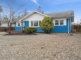 30 Pine Brook Dr, Toms River, NJ 08753