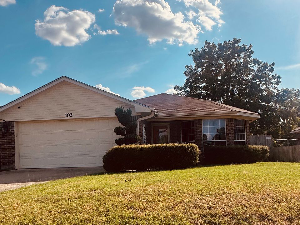 1st image of 102 Applegrove Cir
