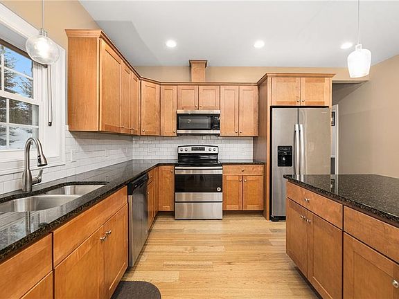 5th image of 550 Wakefield St #2
