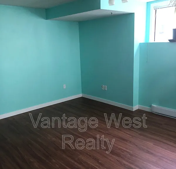 2433B Sexsmith Rd — Photo 5