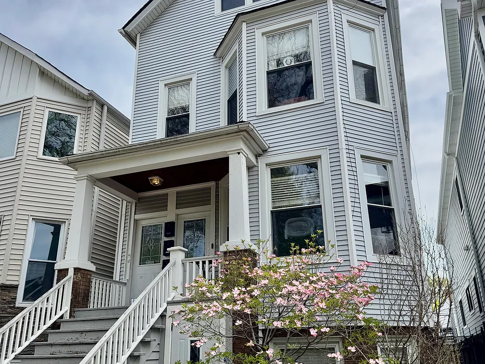 3441 N Seeley Ave #2