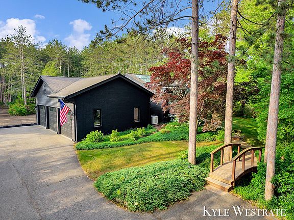 5th image of 16415 Greenly St