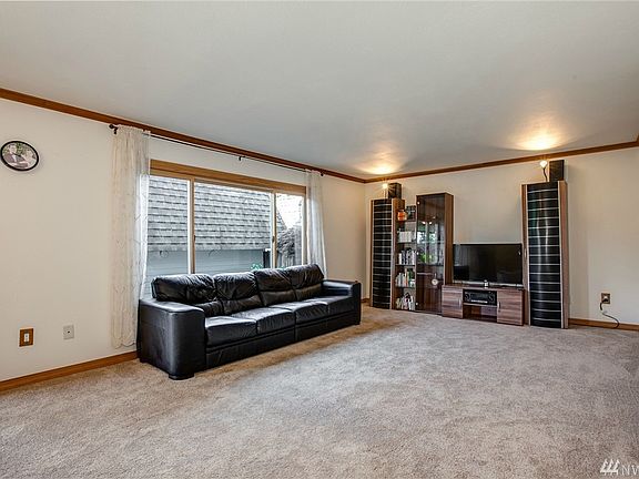 3rd image of 2602 175th Ave NE