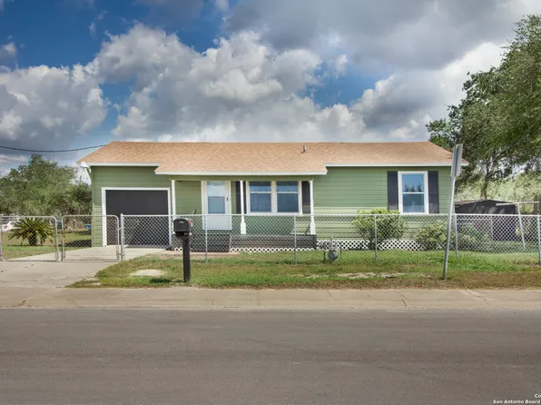 901 E 5th, Sinton, TX 78387