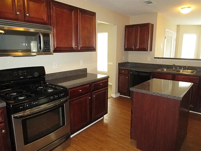 4805 Bridle Point Pkwy — Photo 2