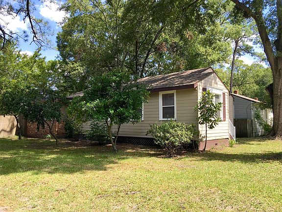 3rd image of 561 Talbot Ave