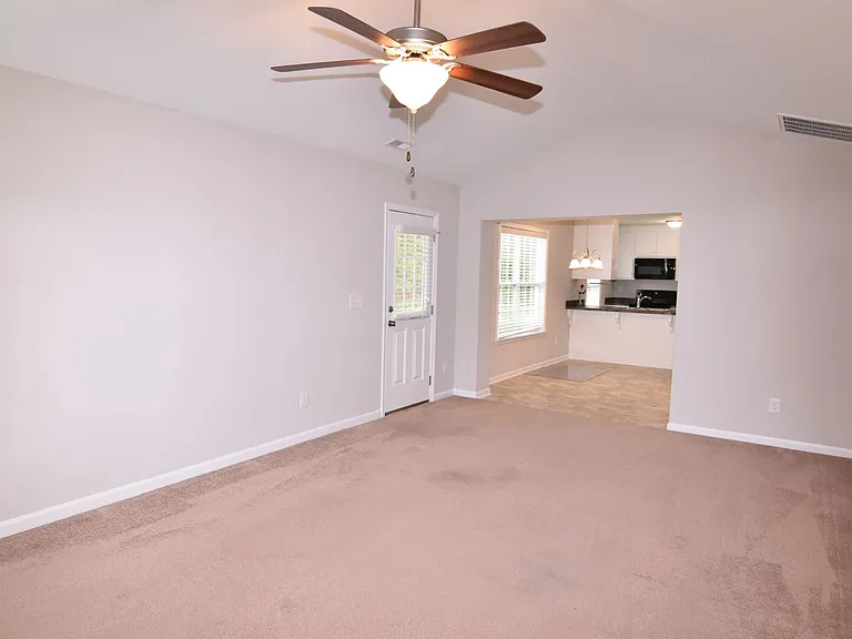 1942 Sapphire Rd — Photo 5