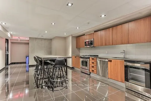 318 King St E #308 — Photo 16