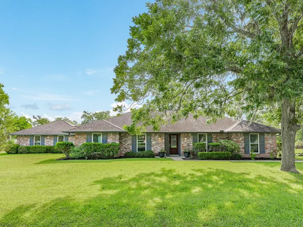 114 Division Rd, Lake Jackson, TX 77566