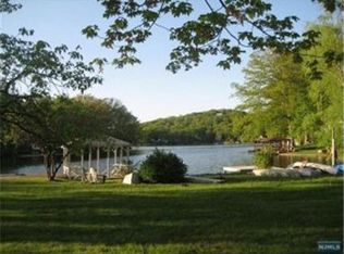 105 Lakeview Ave, Ringwood, NJ 07456