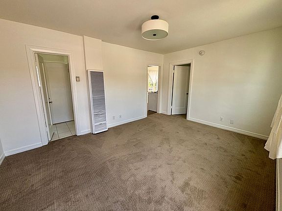 3rd image of 2809-2821.5 Rowena Ave #2813-1/2