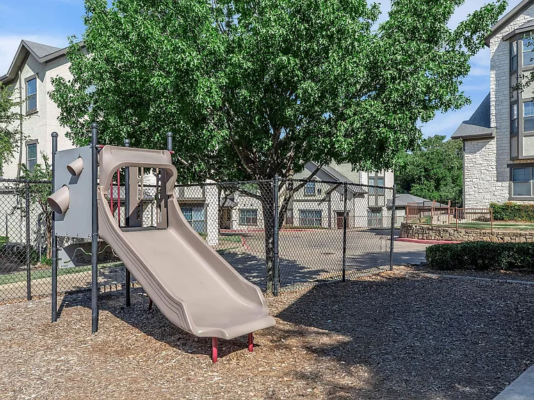 1201 S Ewing Ave — Photo 9