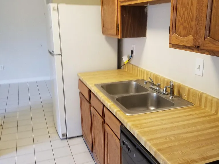 600 Heather Ridge Dr #F — Photo 23