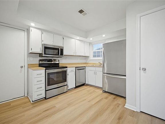 5th image of 1657 Cassell St
