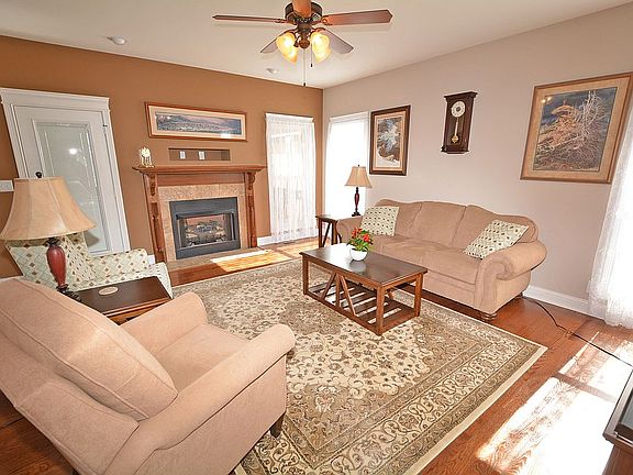3rd image of 1684 Apache Way