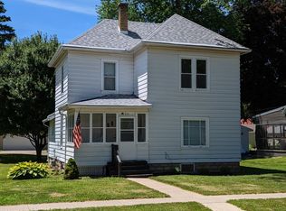 934 N 10th St, Rochelle, IL 61068