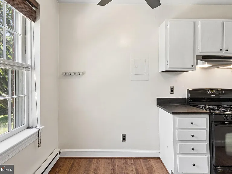 715 S Washington St #C11 — Photo 12