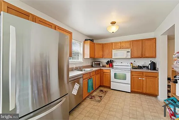 7206 Rutherford Green Cir — Photo 25