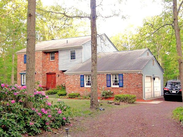 2 Sturbridge Ct