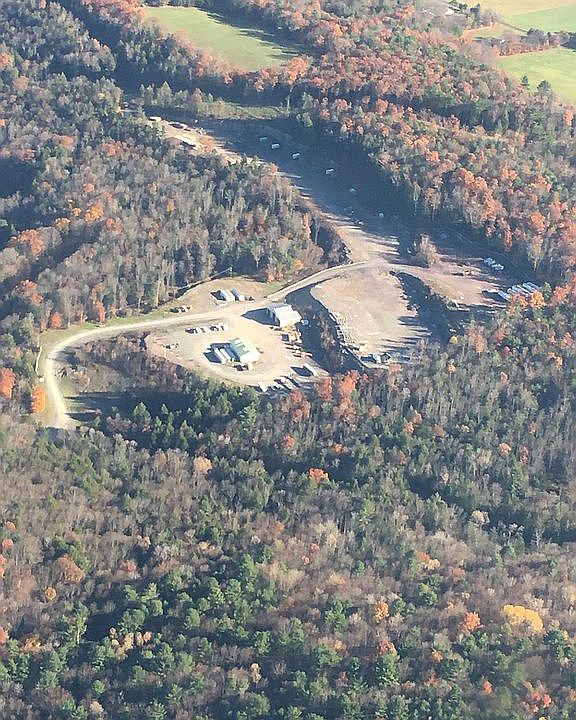 2nd image of 50 Rocky Rift Rd