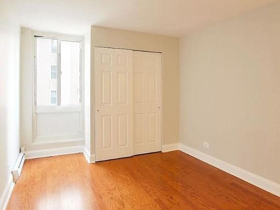 5th image of 546 Main St APT 1208