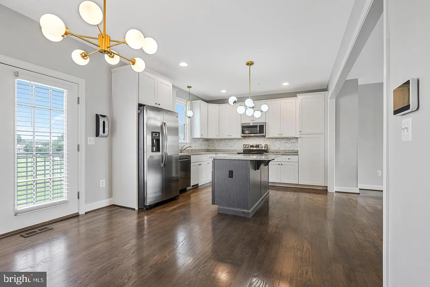 3 bed, 3.5 bath, 2234 sqft, $3,250 — Photo 4