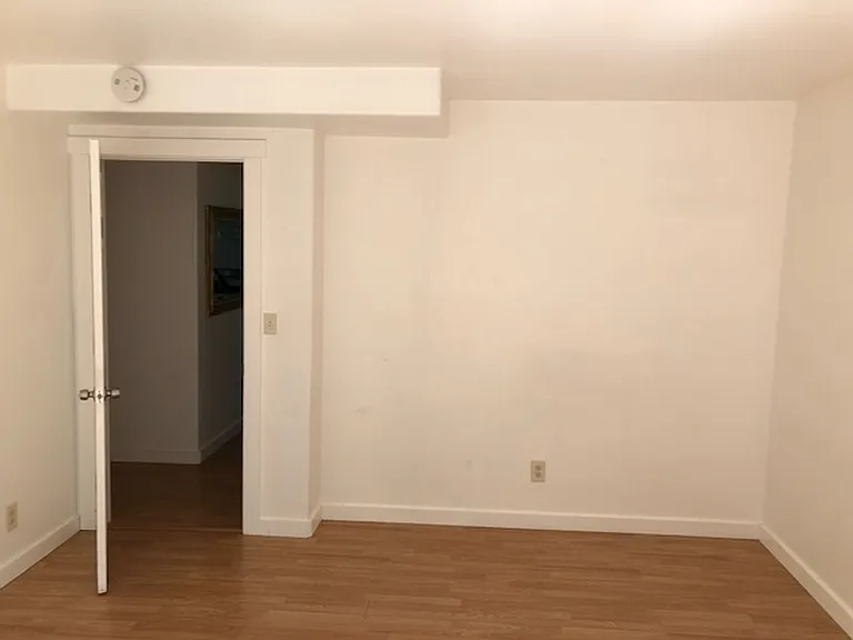 704 Indiana St — Photo 23