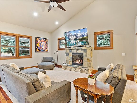 5th image of 12418 6th Avenue Ct NW