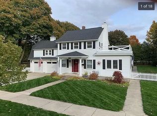 304 Meech St, Charlevoix, MI 49720