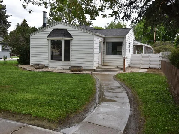 445 N Division St, Powell, WY 82435
