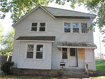 2nd image of 411 2nd St