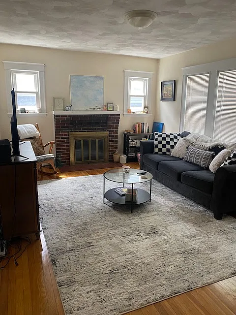Price St, Quincy — Photo 4
