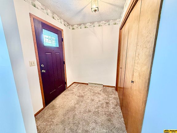 5th image of 103 E Rose St