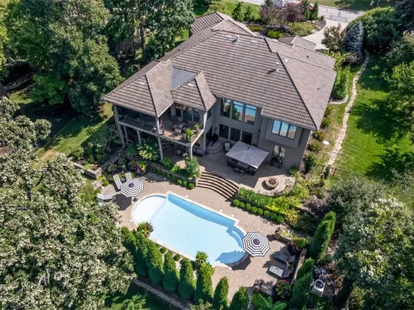 50 Hever Knl, Belton, MO 64012