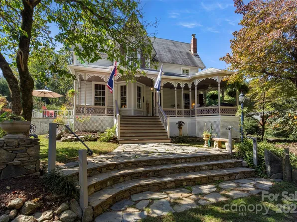 59 Coates St, Saluda, NC 28773