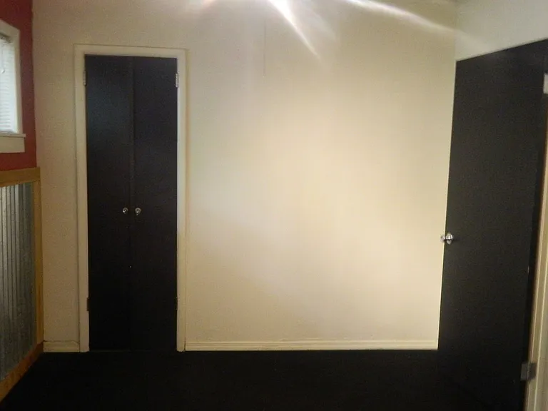 621 N Leverett Ave — Photo 6