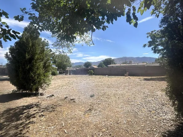 1828 Mary Ellen St NE, Albuquerque, NM 87112