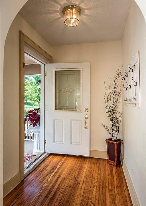 217 Pleasant St, Utica, NY 13501 Zillow