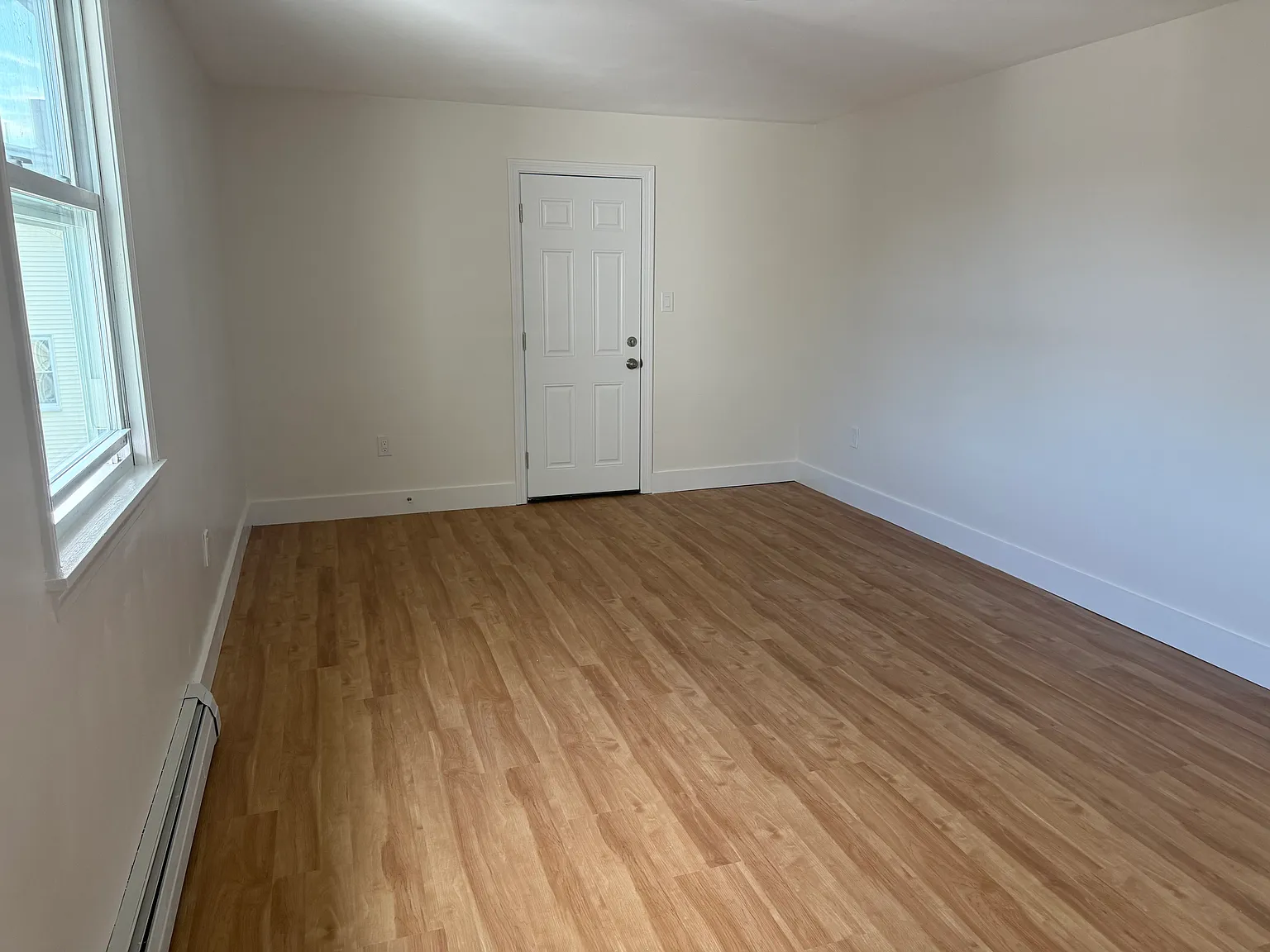 2 bed, 900 sqft, $2,900 — Photo 3