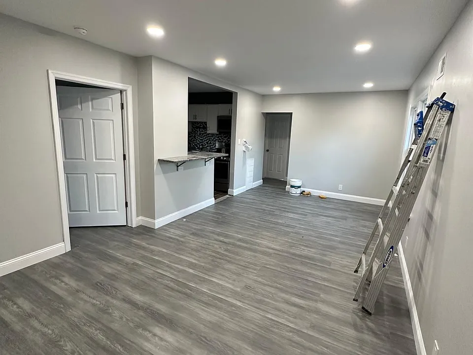 84 Hunter St #1
