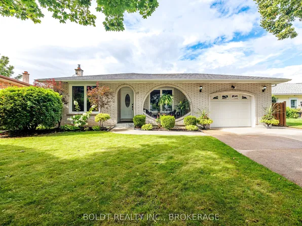 17 Chatham Rd, Saint Catharines, ON L2M 4N7