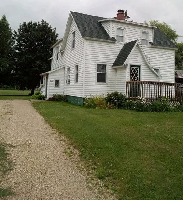 2 bed, 1.0 bath, $899 — Photo 1