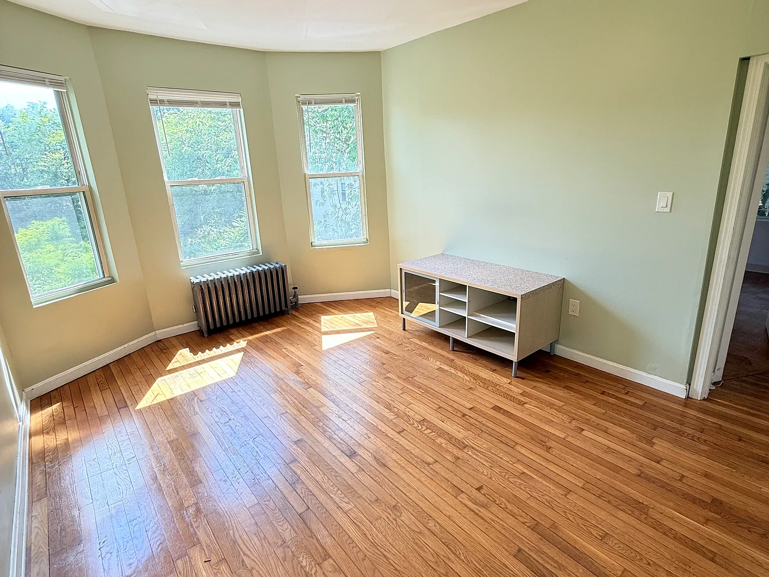 4 bed, 1600 sqft, $3,600 — Photo 1