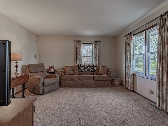 4th image of 309 E Niagara Ave