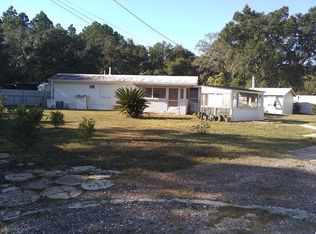 2777 Galleon Dr, Navarre, FL 32566