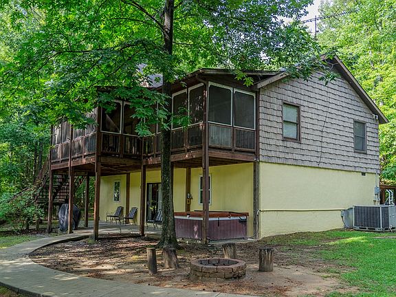 3rd image of 47 Holly Hill Ln