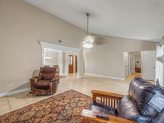 2nd image of 3022 Old Fort Rd