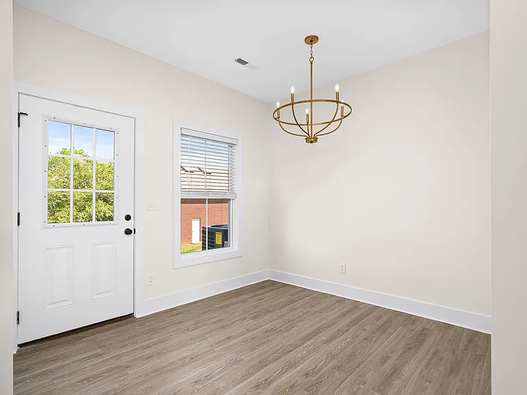 1424 Spring Pointe Ln — Photo 6