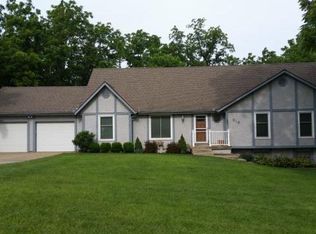 916 S Diane Dr, Olathe, KS 66061